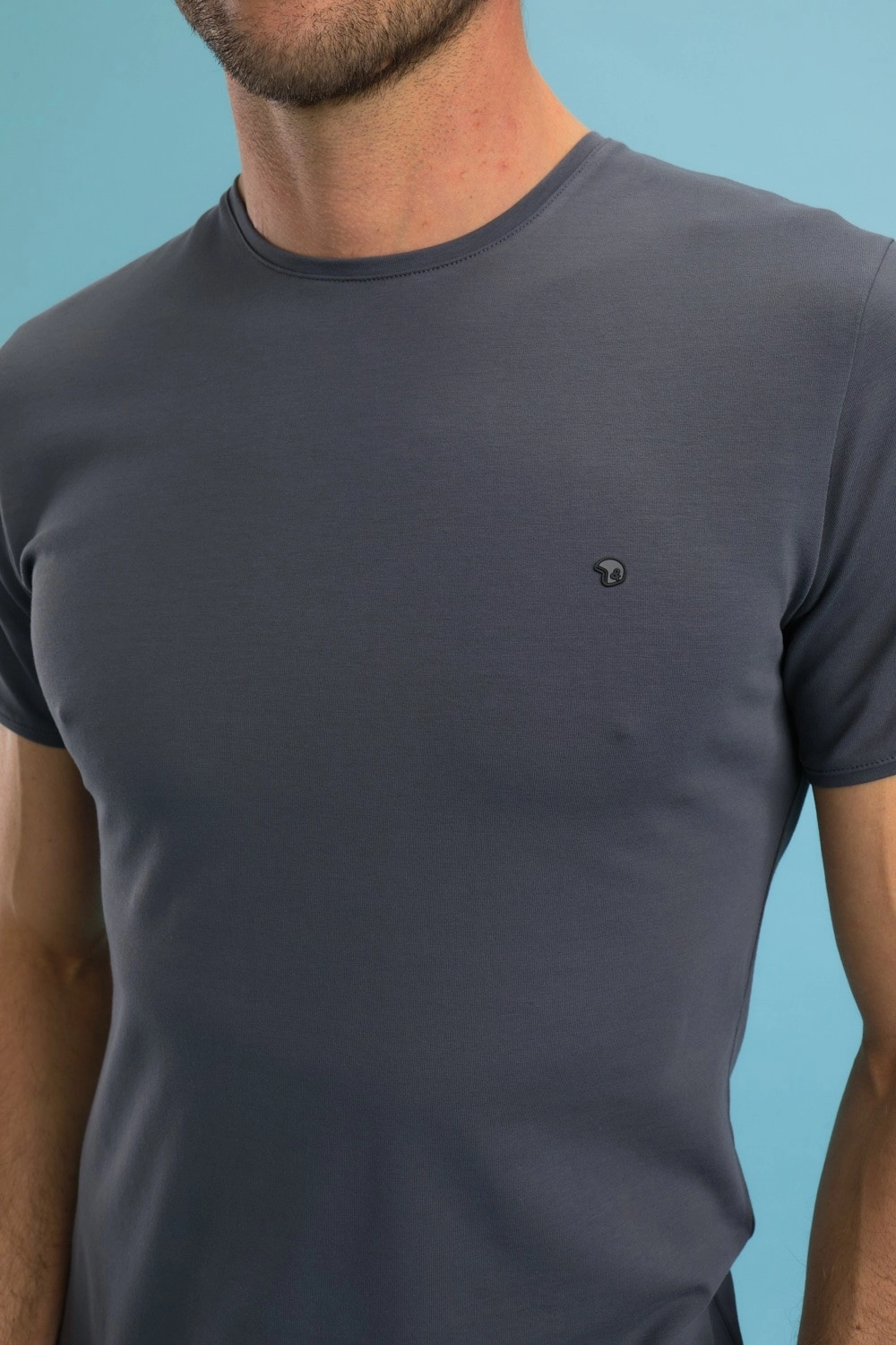 Tee-shirt manches courtes en coton stretch col V uni noir