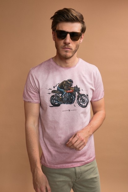 Tee-shirt homme délavé avec une sérigraphie moto